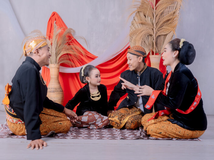 Family Photo Studio